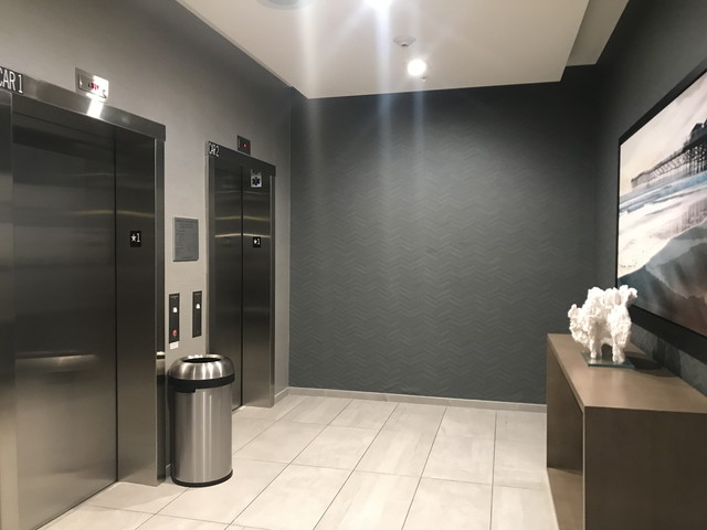 1階エレベーターホール