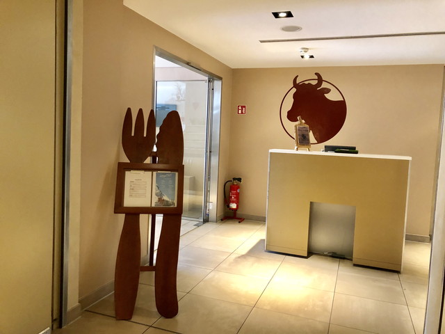 レストラン入り口