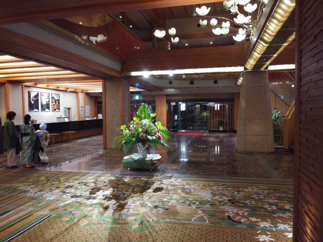 エントランス内側から copy