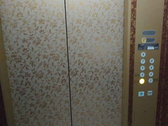 エレベーター内ボタン copy