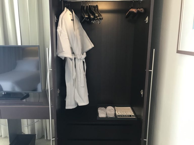 クローゼットオープン