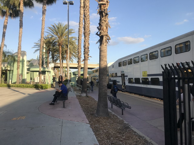 2つ目の駅10分くらいでバーバンク