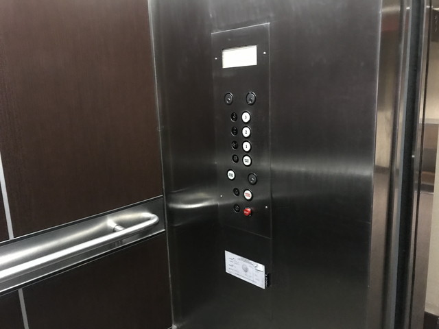 エレベーターボタン
