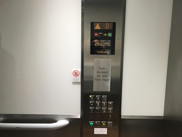 エレベーターボタン