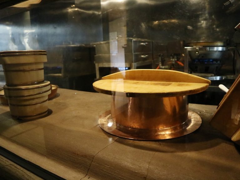 ご飯を炊き上げています4