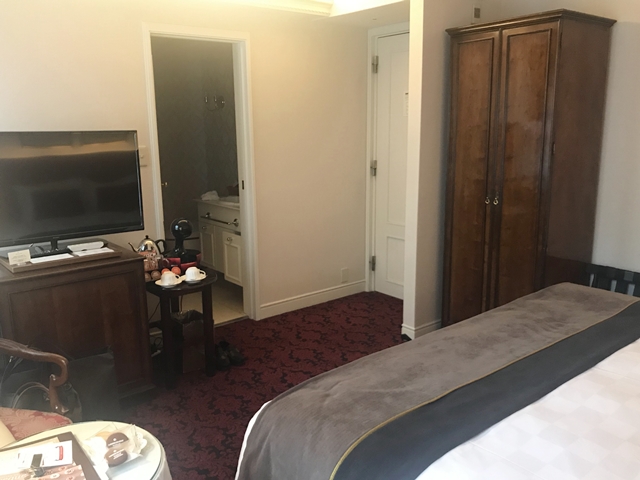 部屋全体(窓から)