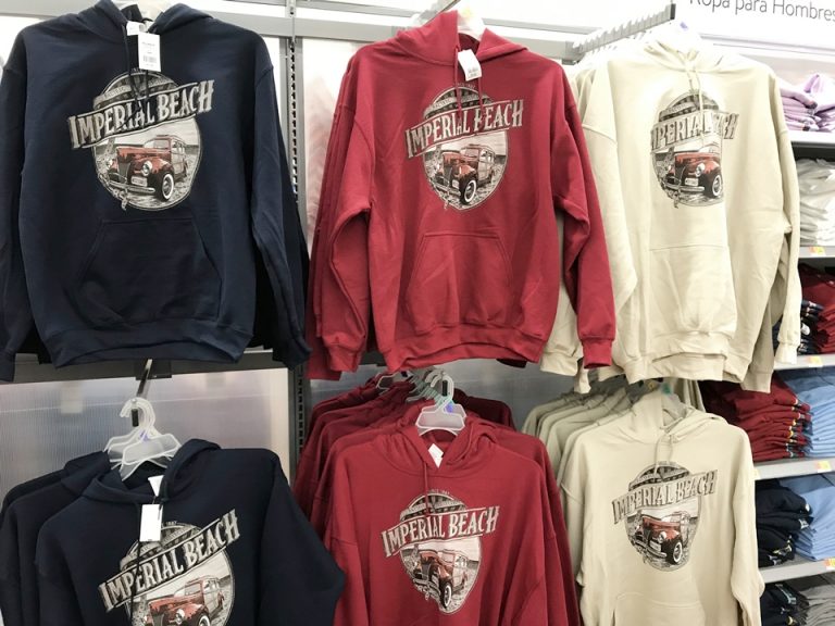 ウォルマートにてお土産が買えます