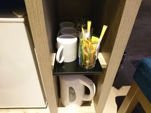 デスク下のカフェコーナー copy