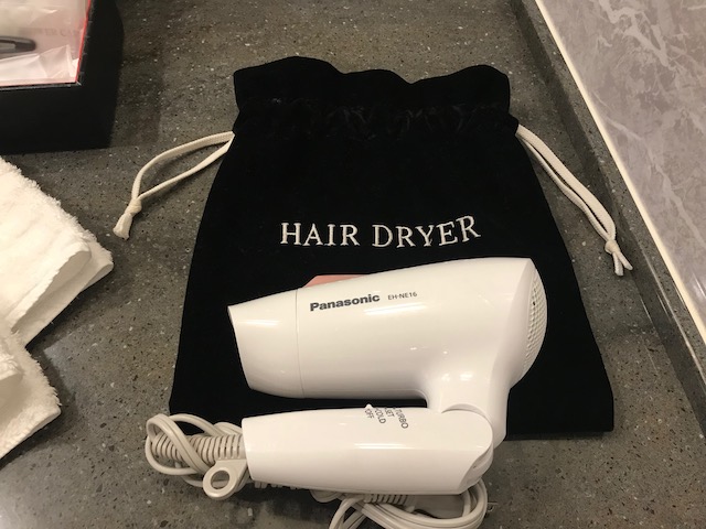 ドライヤーはpanasonicの小型のもの