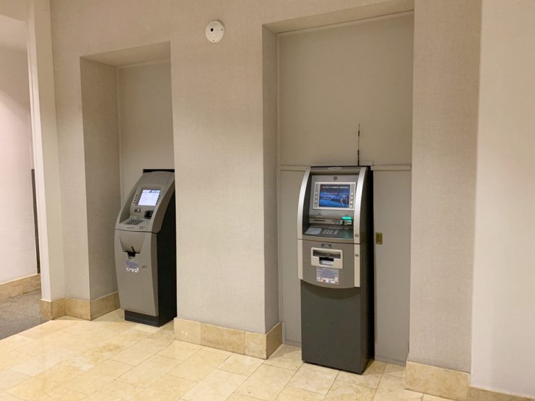 ホテル内 ATM