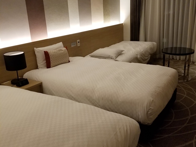 客室全体(窓際方向) 2