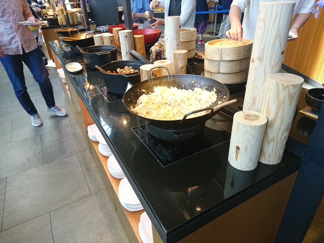 朝食は和洋中ありました。