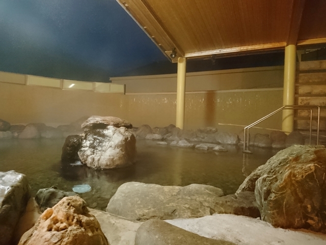 室内プール付属露天風呂