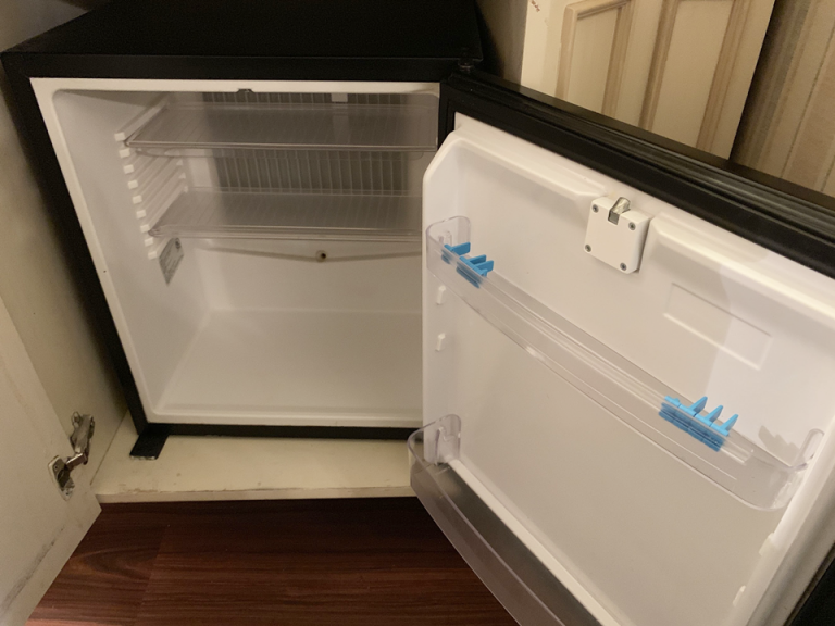 冷蔵庫1(開けた状態) (1)