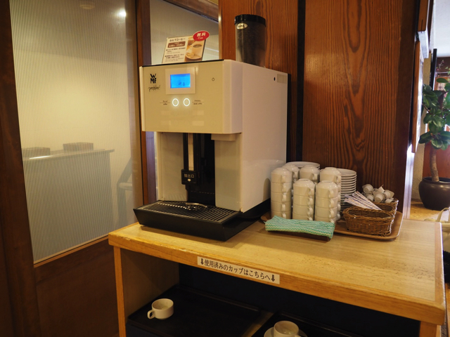 ロビーにあるコーヒーマシーン copy