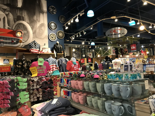 ホテル裏スーベニアショップ