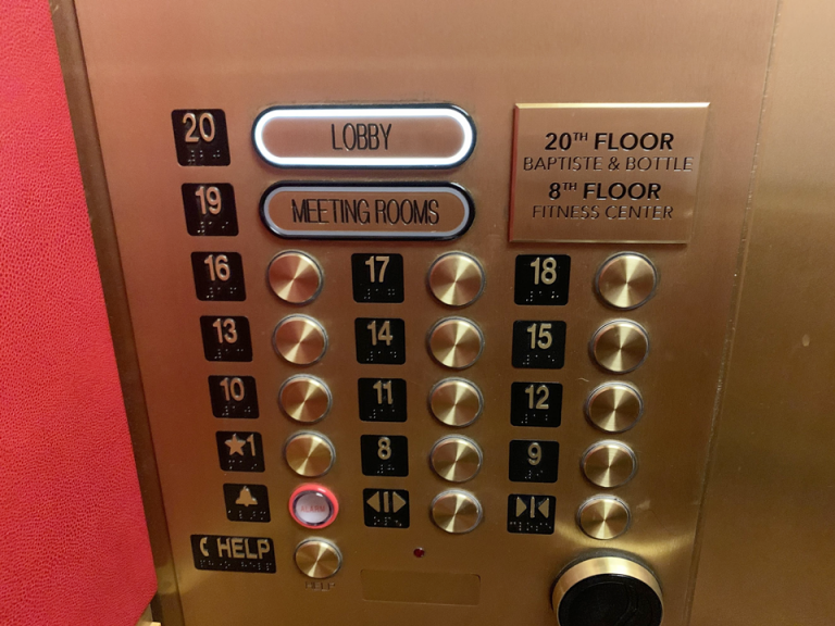 エレベーター階数ボタン