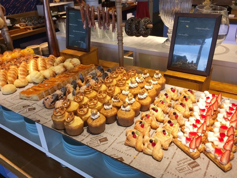 朝食ビュッフェ