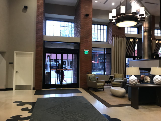 フロントロビー