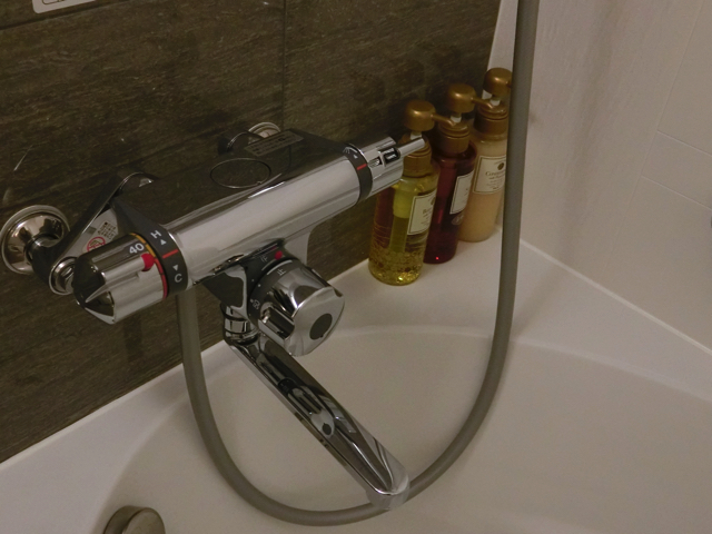 使い勝手の良い家庭用のシャワーのよう copy