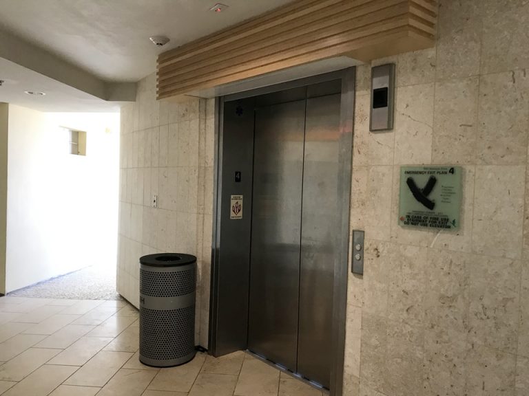 エレベーターホール客室階