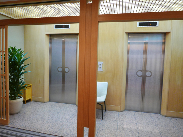 エレベーターホール客室階 copy