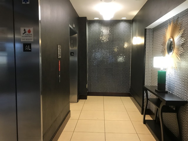 1階エレベーターホール