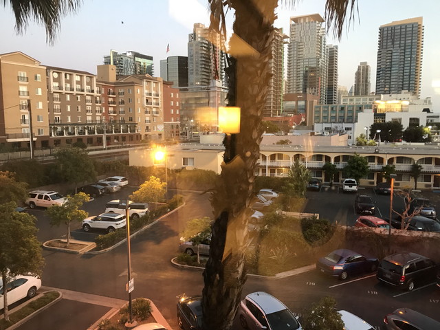 部屋から景色 真裏に線路