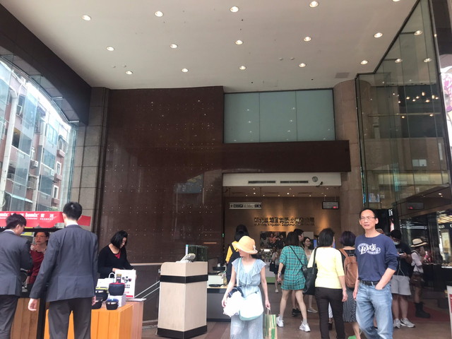 ホテル周辺三越