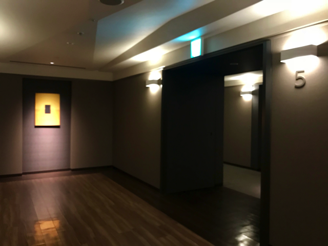 客室階エレベーターホール1