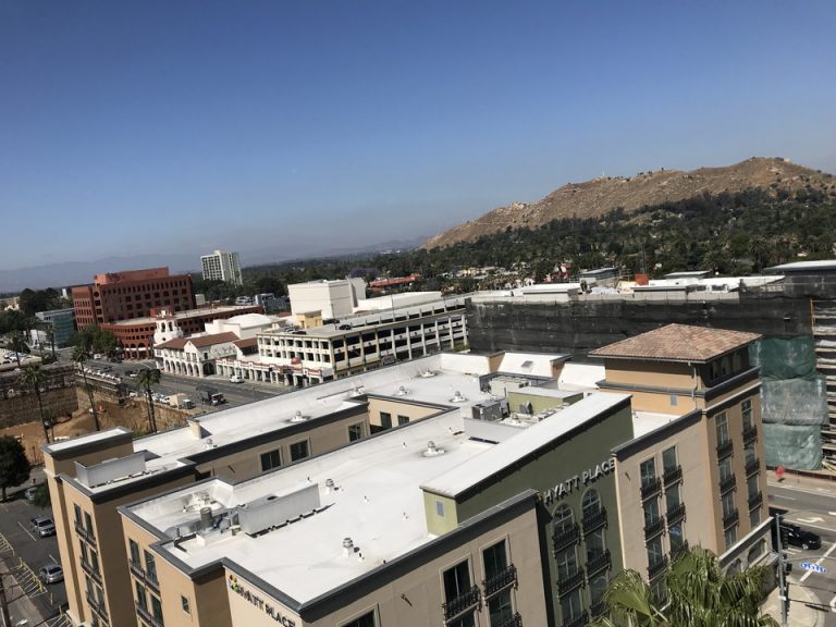 最上階テラスから見たマウントリビドゥ