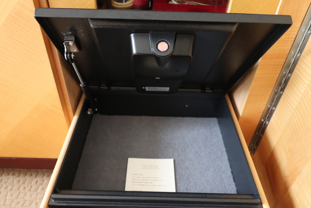 セーフティボックス(開いた状態)