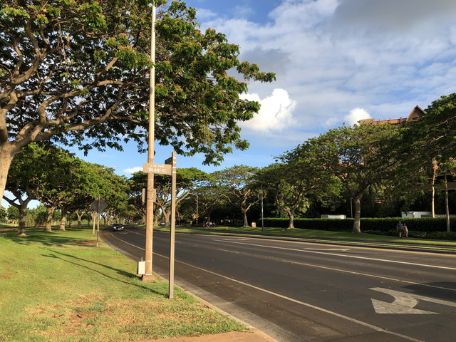 ホテル出てすぐ