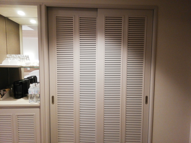 クローゼット外観(閉じた状態)