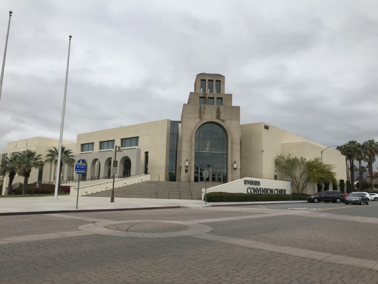 ホテル正面コンベンションセンター