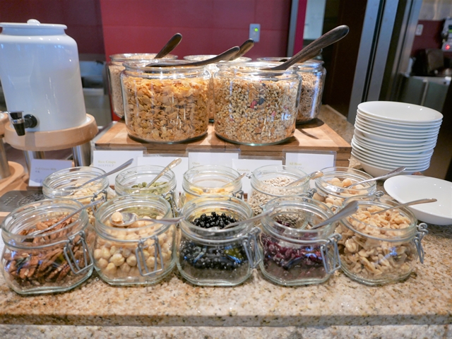 シリアルコーナー