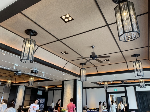 朝食会場内