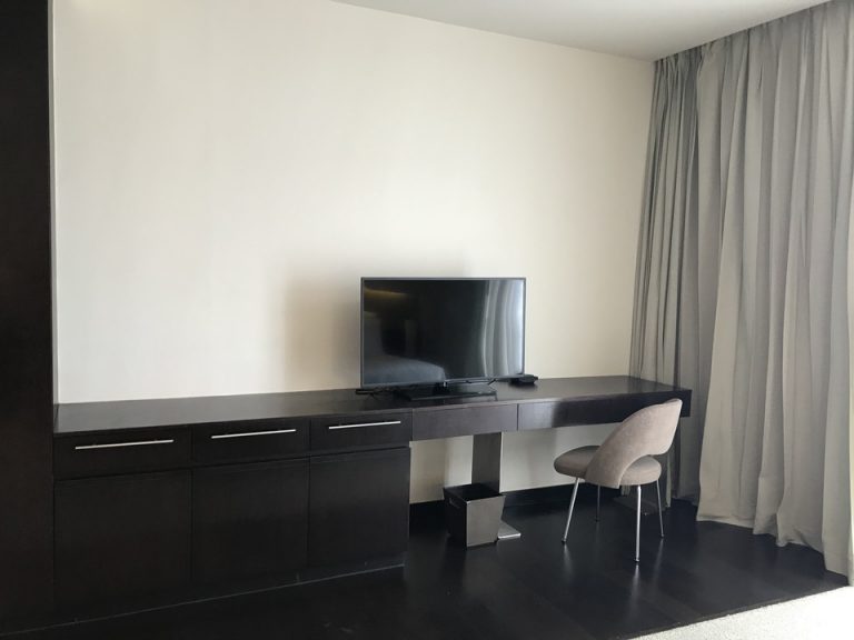 ベッドからテレビ