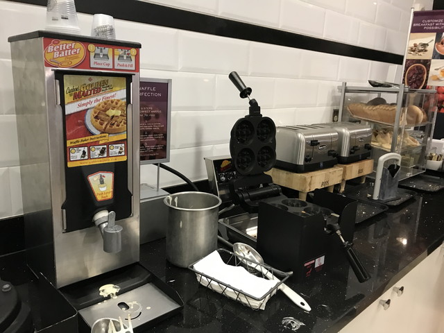 ワッフルメーカーにトースト等