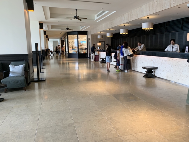 フロントカウンター