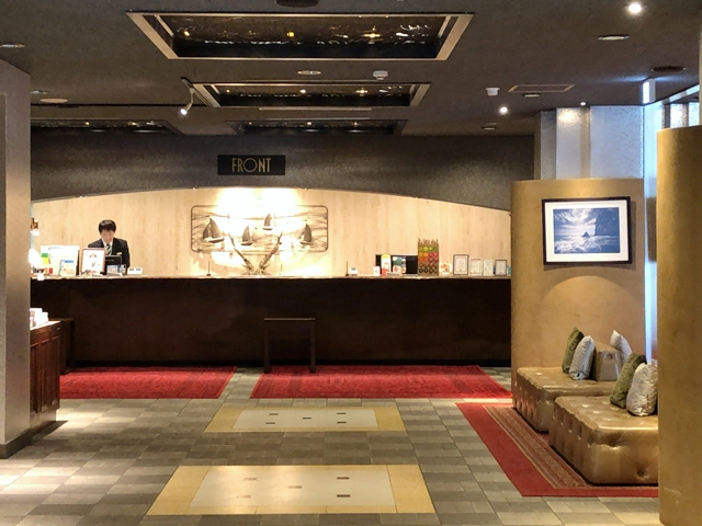 フロントカウンター