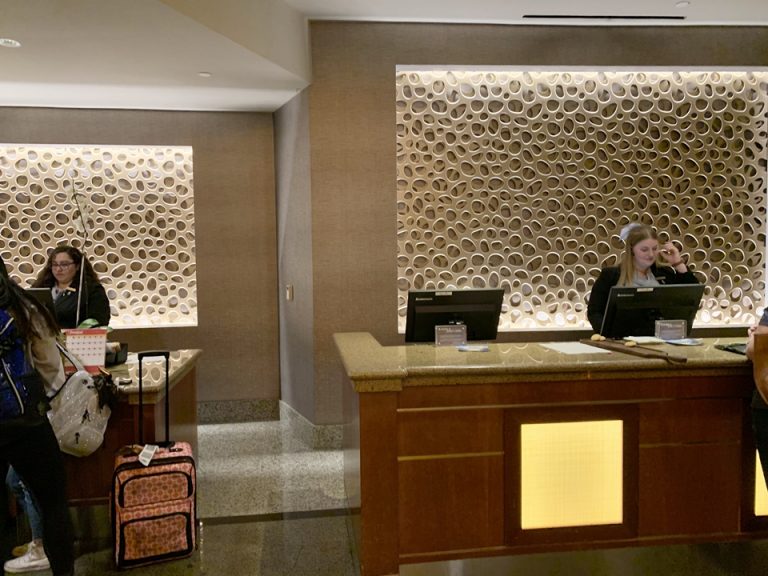 フロントカウンター