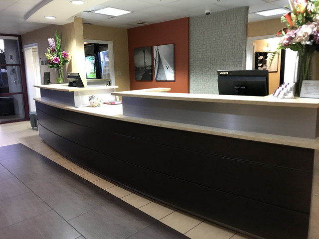 フロントカウンター