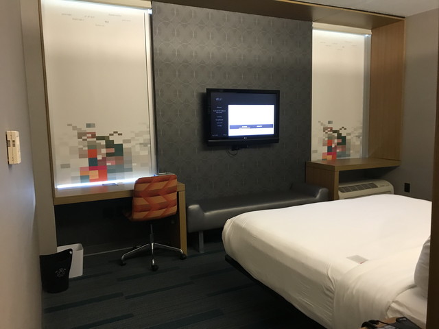 入り口から窓方向