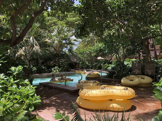 流れるプール 浮き輪置き場