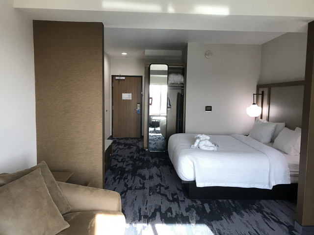 部屋奥より