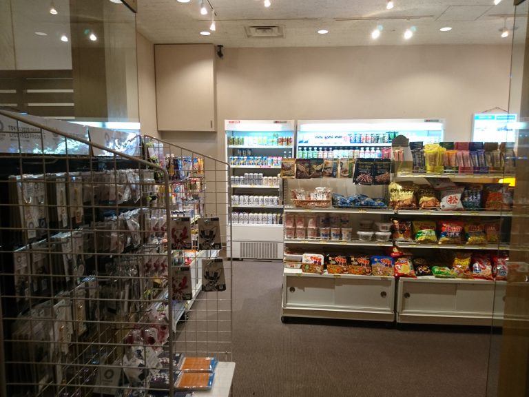 ロビー階ショップ内観