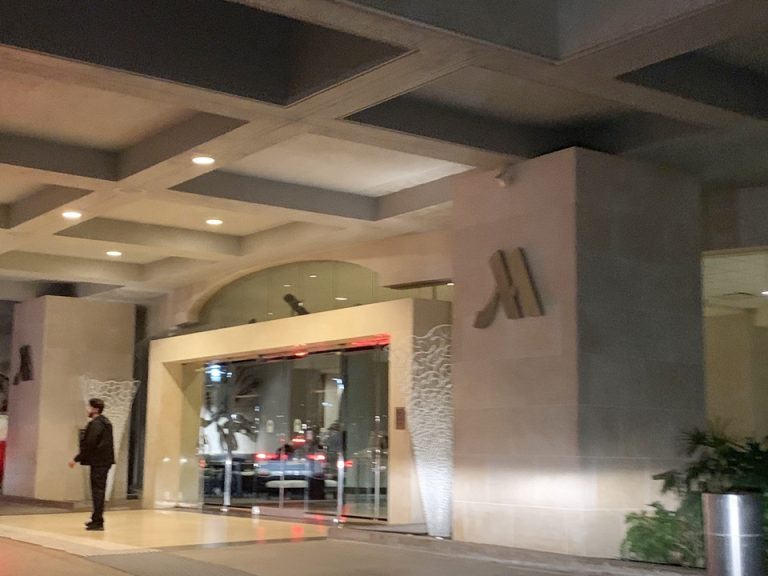 エントランス外観