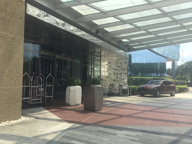 エントランス外観