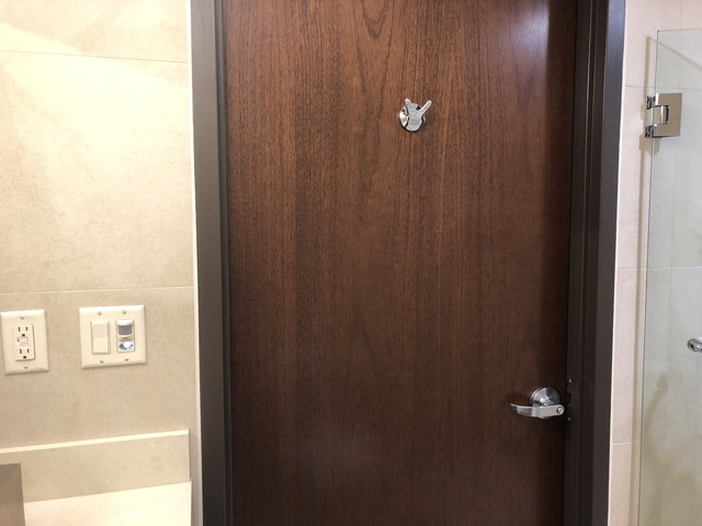 シャワールームドア中から